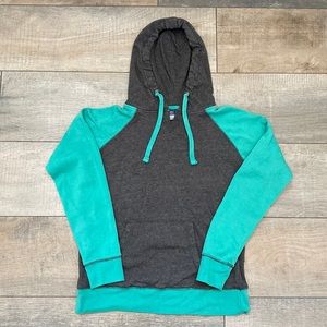 Women’s Green & Grey Vintage Style Raglan Hoodie Size Small EUC